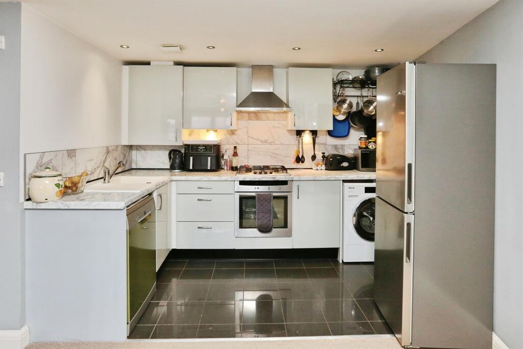 Apartment in Fareham, West End - View 2