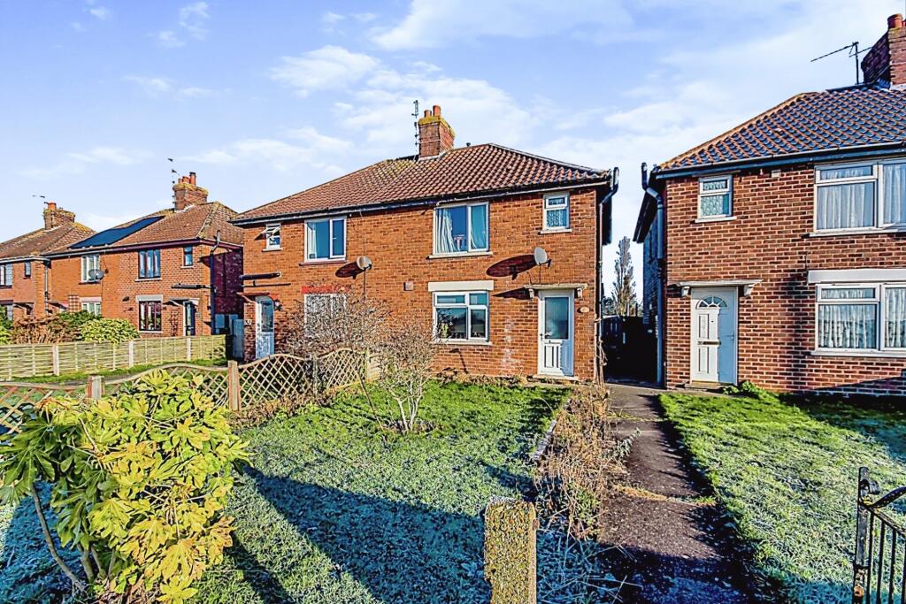 3-bed semi-detached on Main Road, Gedney, Spalding, £150,000
