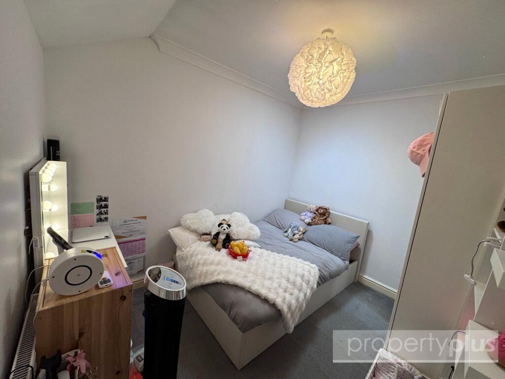 House in Rhondda Cynon Taff, Cymmer - More