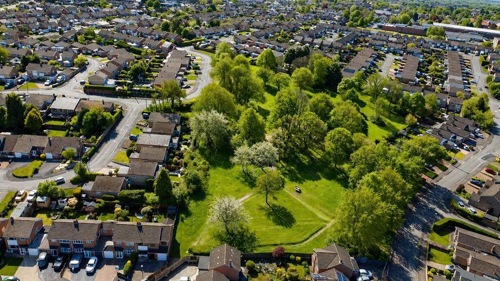 Slade Avenue, Burntwood, WS7 2EL photo 3