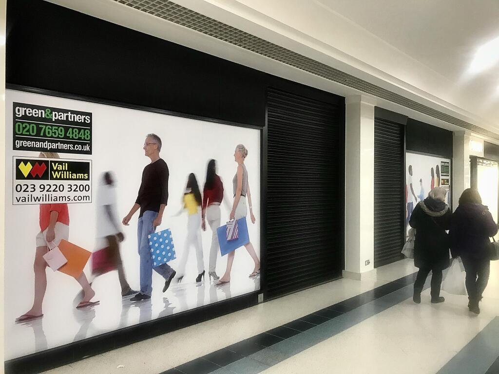 PHOTO 3 2021 1315 Westbury Mall Fareham Shopping Centre exterior April 2020.jpg