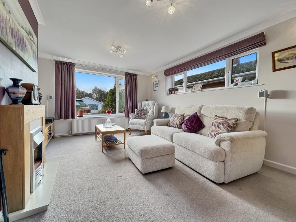 Parkwood Avenue, Wivenhoe, Colchester, CO7 photo 3