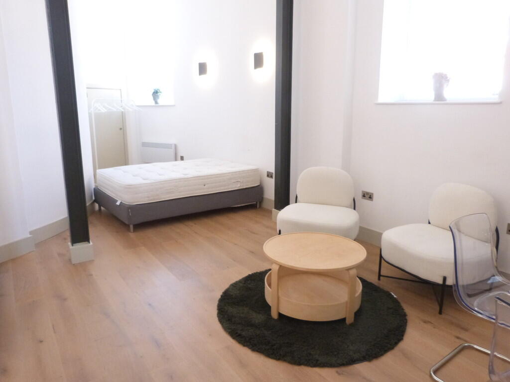Apartment in Worcester - View 4