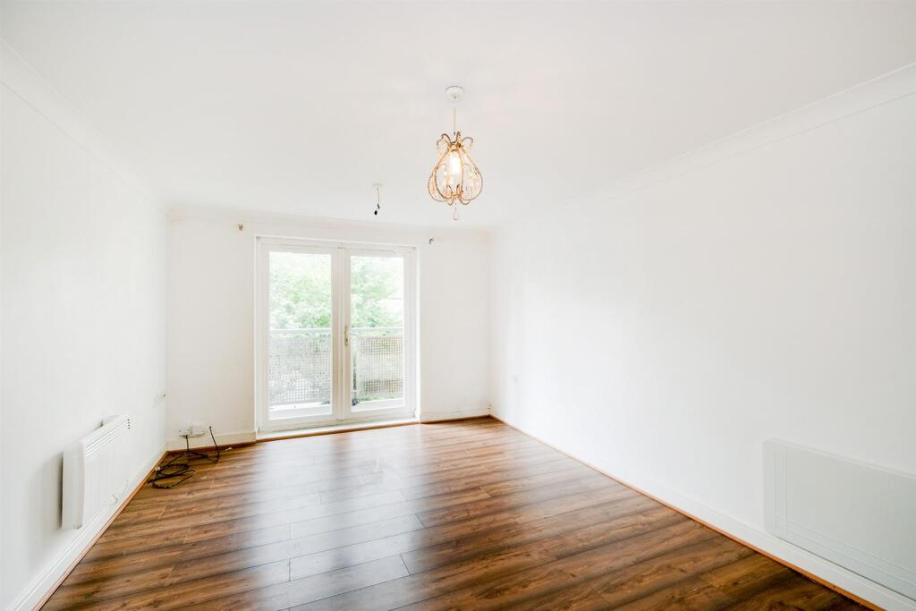 Lockwood Place, Chingford photo 3