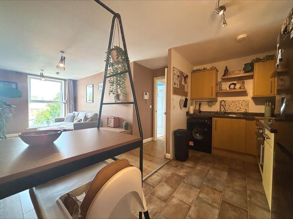Ernest Court, Northwich photo 3