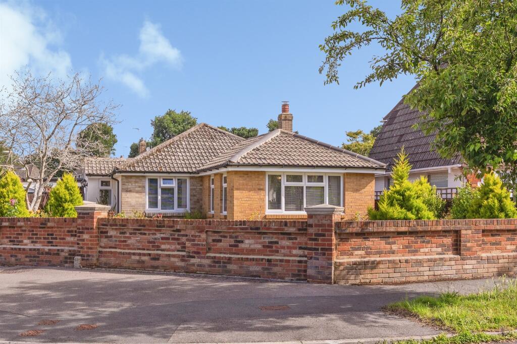 Main image of property: Waterloo Close, Waterlooville