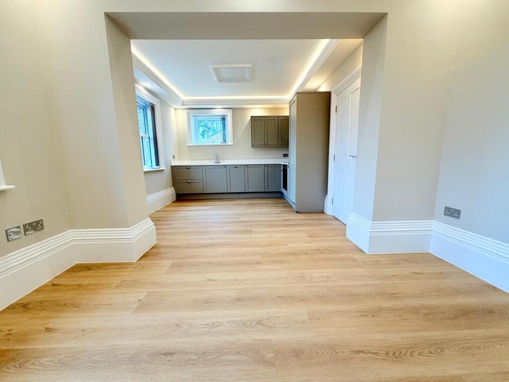 Apartment in Swindon - View 3