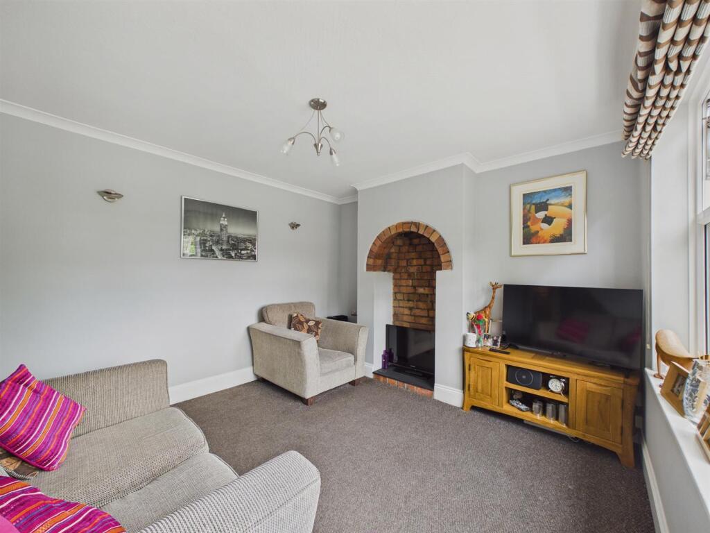 House in Worcester - View 2