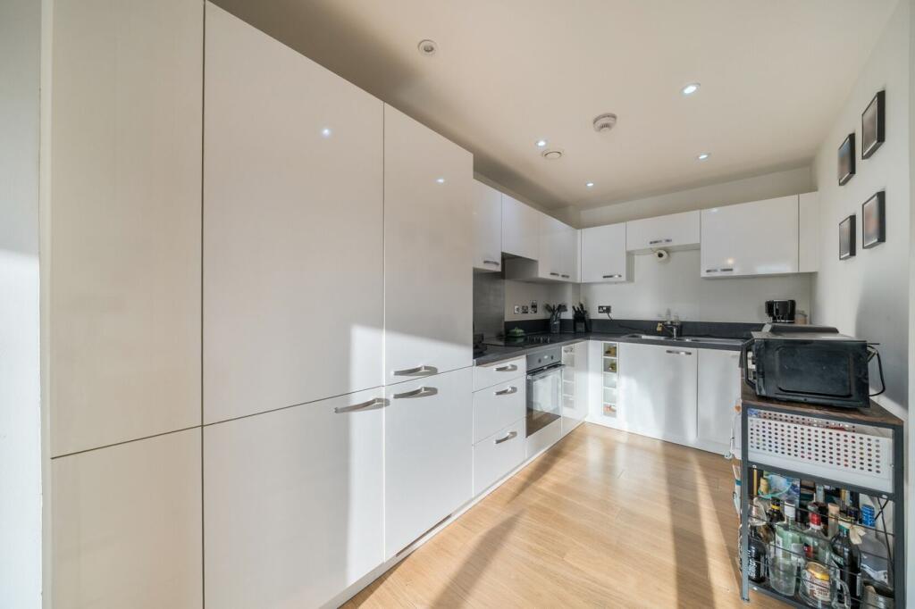 Apartment in London - More