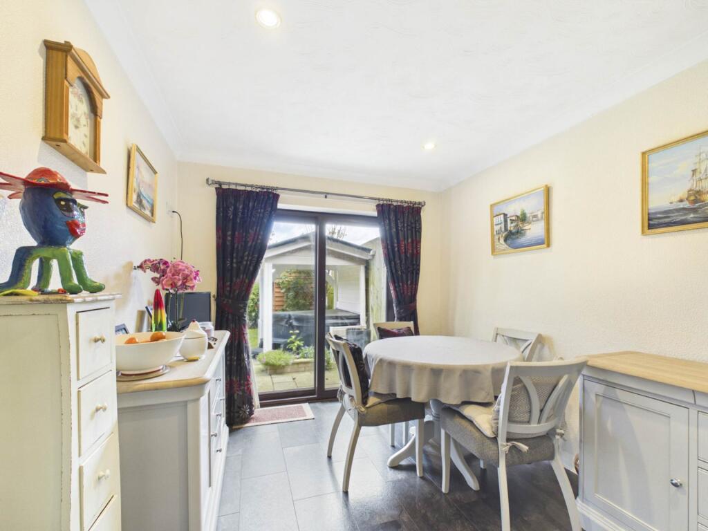 Wheelwrights, Weston Turville - More