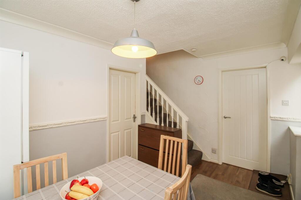 House in Wakefield - View 5