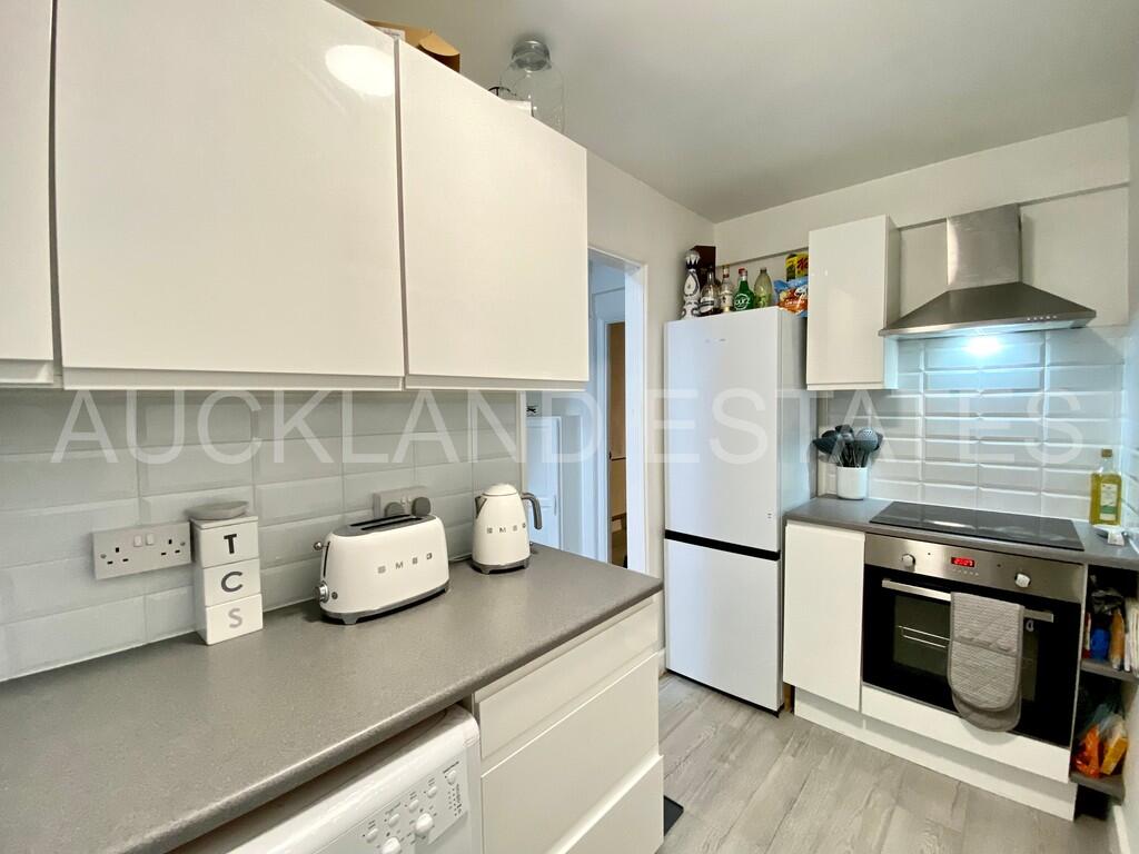 Apartment in Welwyn Hatfield, Hawkshead Farm, North Mymms - View 5