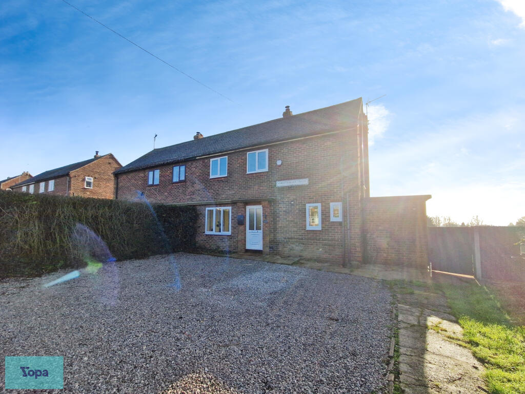 3-bed semi-detached on Brethergate Villas, Westwoodside, Doncaster, DN9, £200,000