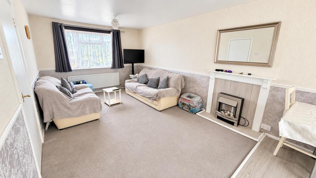 House in Waltham Cross, Cheshunt - View 4
