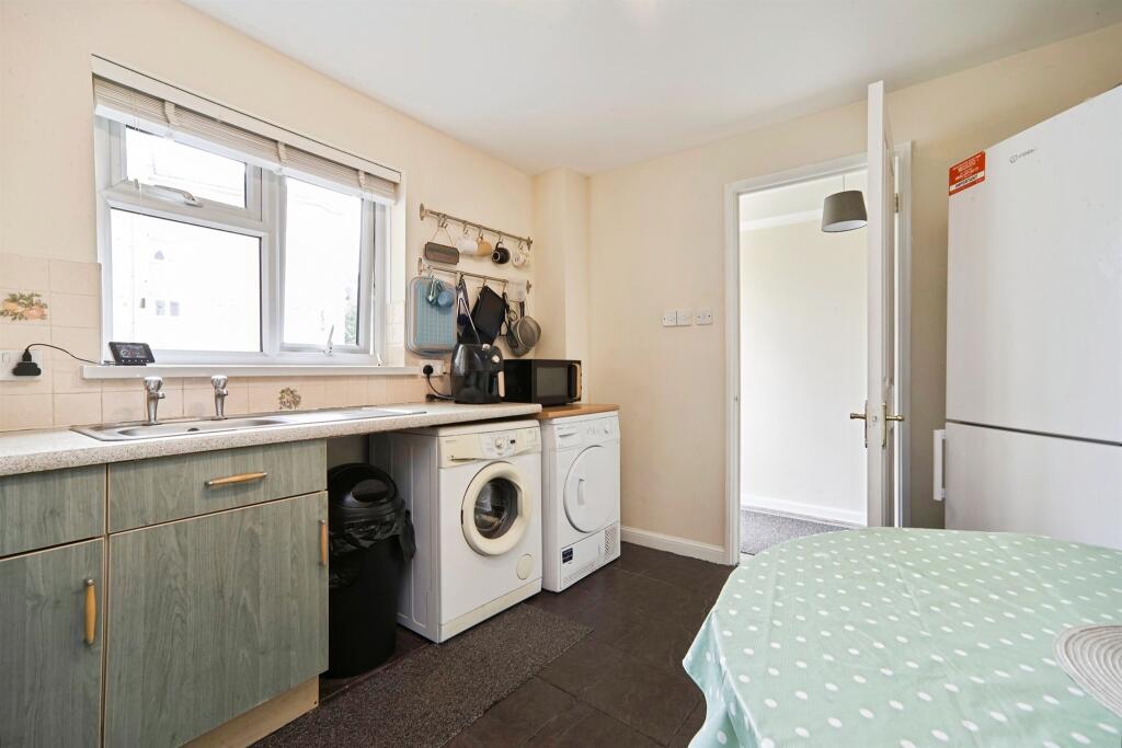 Apartment in Bradford - View 4