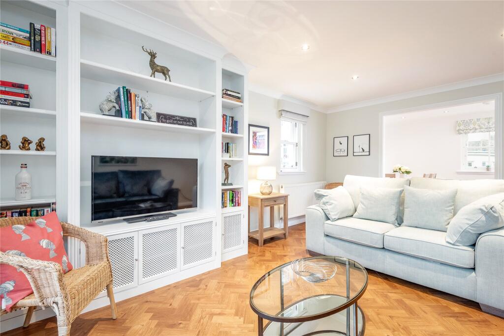 Main image of property: Chapel View, 15 Southgait Hall, 118 South Street, St. Andrews