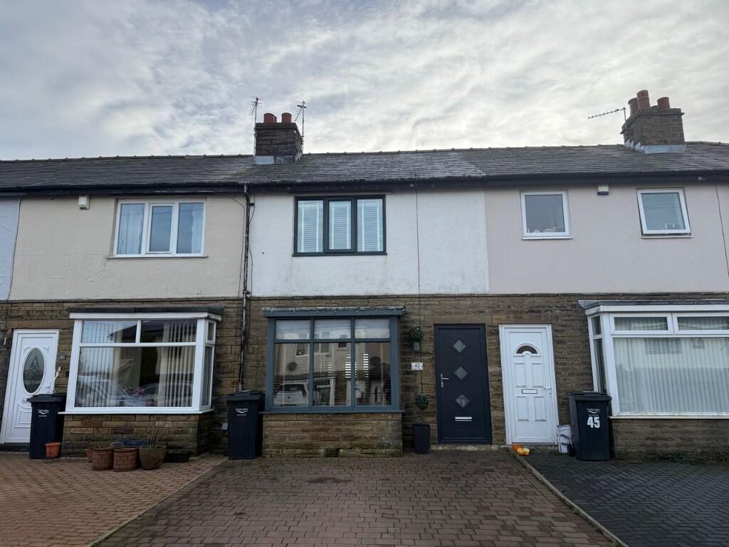 Main image of property: 43 Sunway, Halifax, West Yorkshire, HX3 9PF
