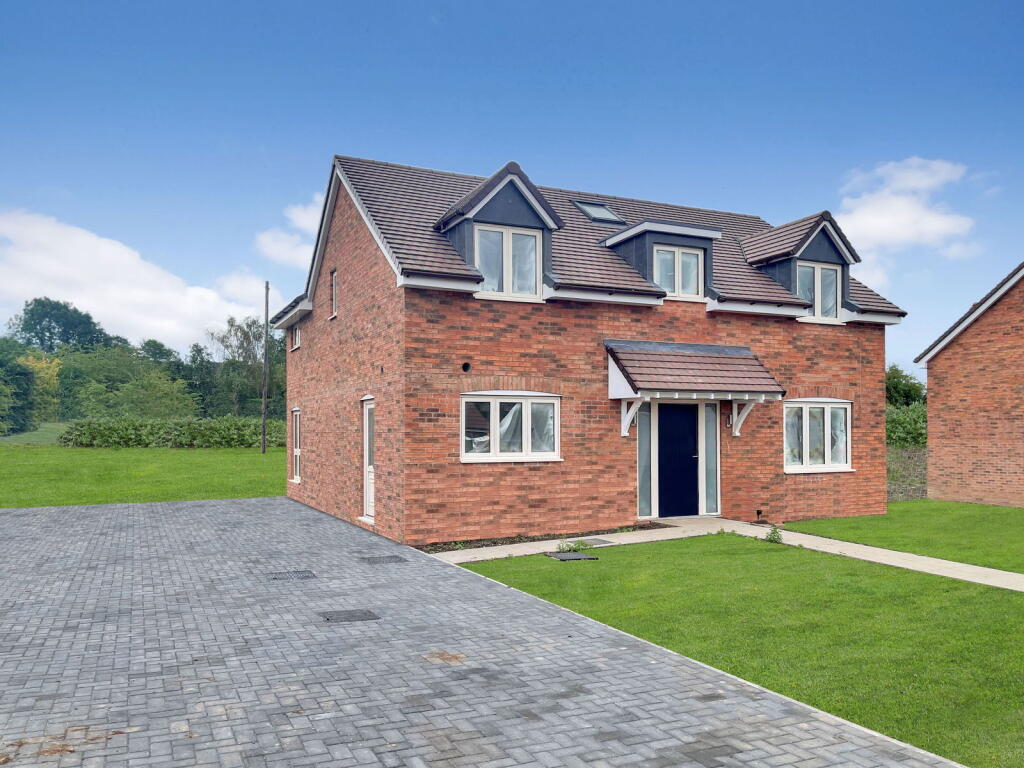 Main image of property: Aspen House, Mayfield Farm, Bear Lane, Henley-In-Arden B95 5JJ