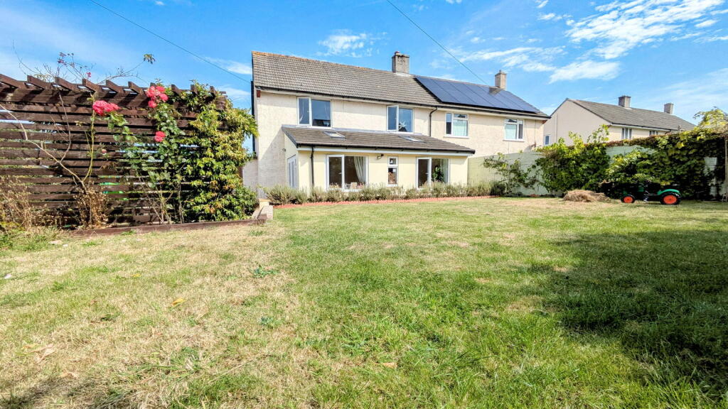 3-bed semi-detached on Ashery Drive, Plymouth, PL9 9PB, £310,000