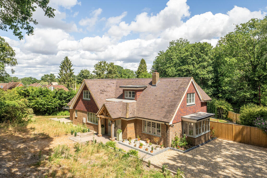 4-bed detached on Storrington - Sandgate Lane, £1,195,000