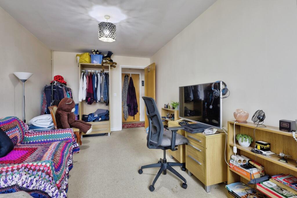 Apartment in Northampton, West Northamptonshire - More