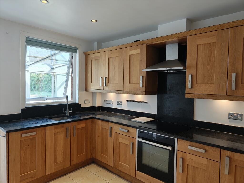 House in Tonbridge - View 3