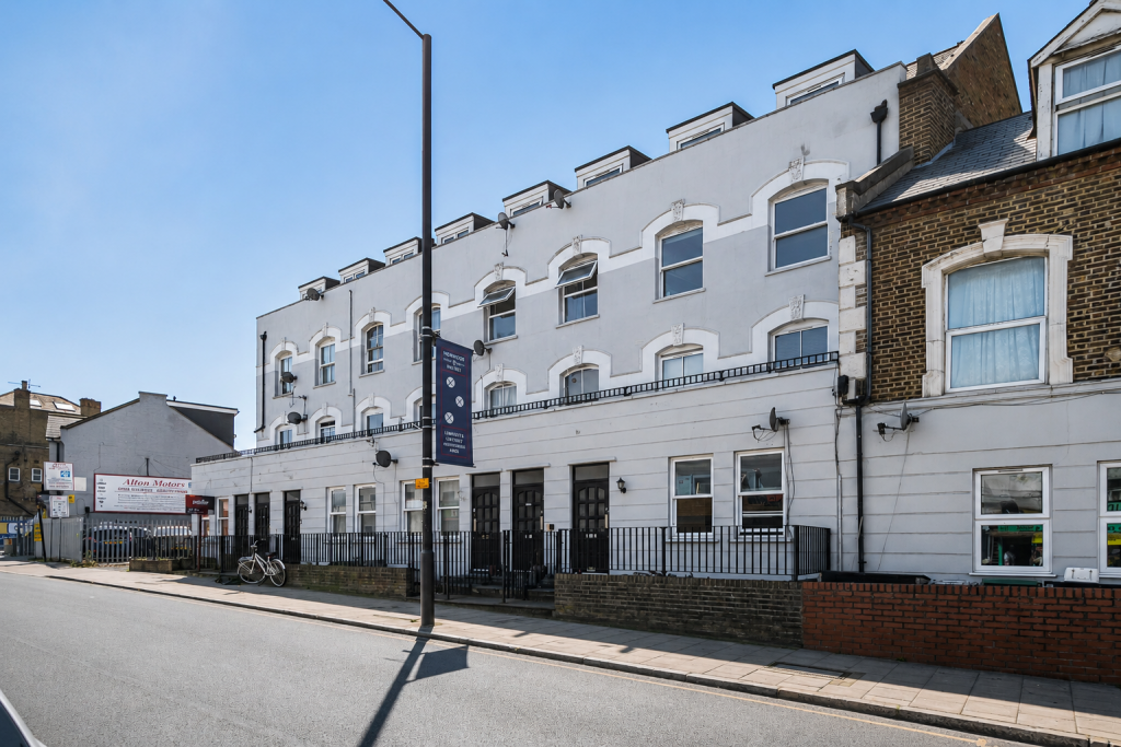 Main image of property: Norwood High Street, Norwood, SE27