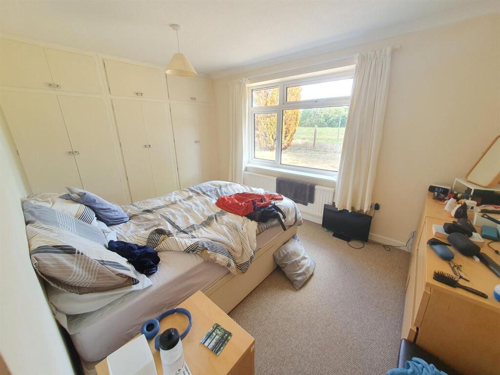 House in Reading, Beenham - More