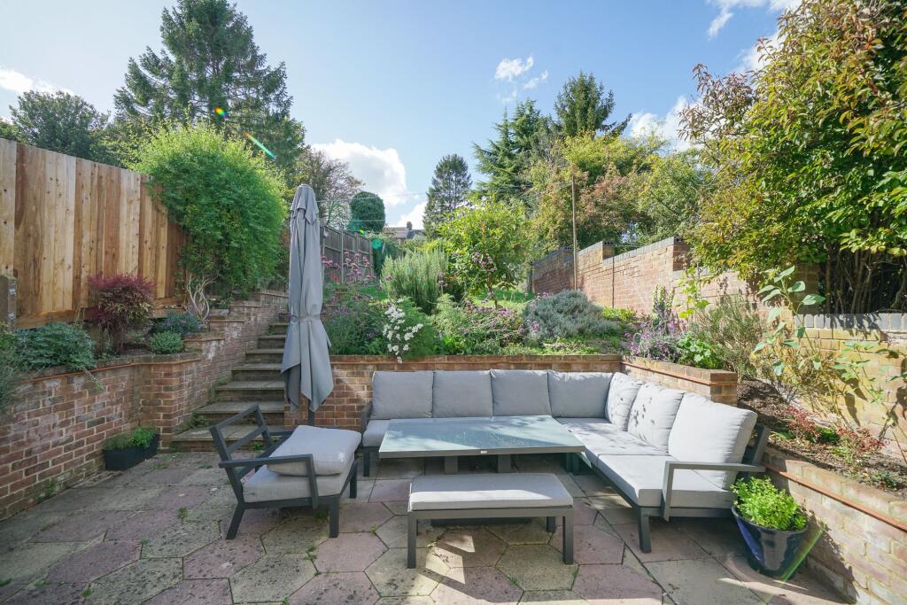 House in Luton - View 4