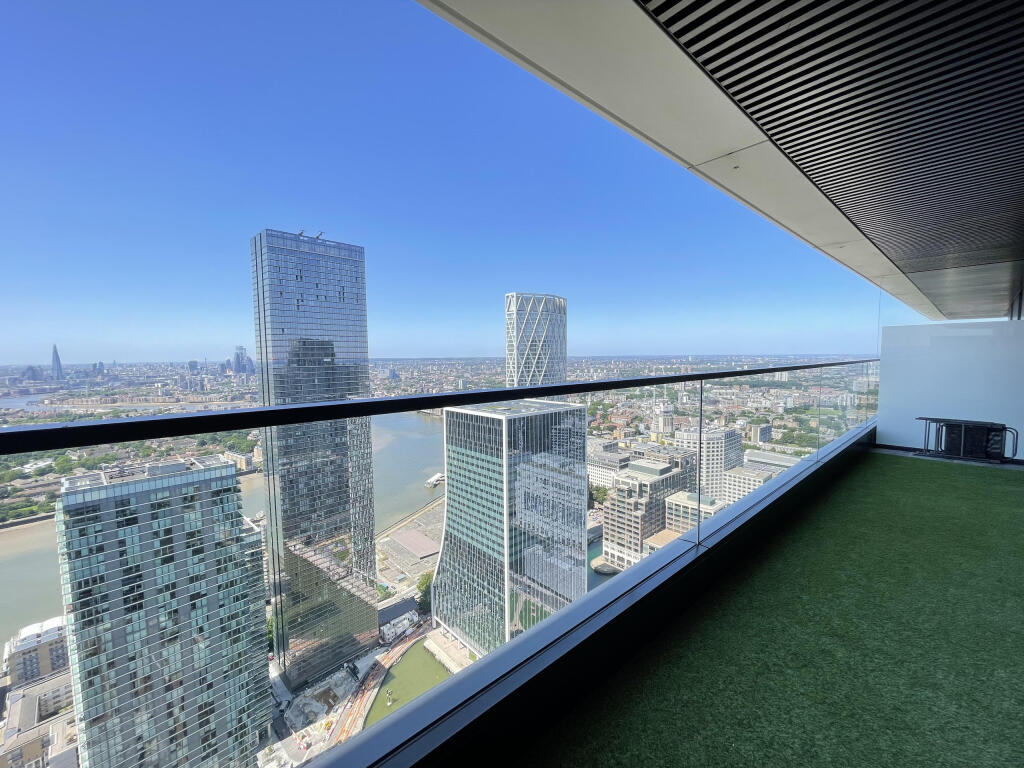 Main image of property: The Wardian, Canary Wharf, E14