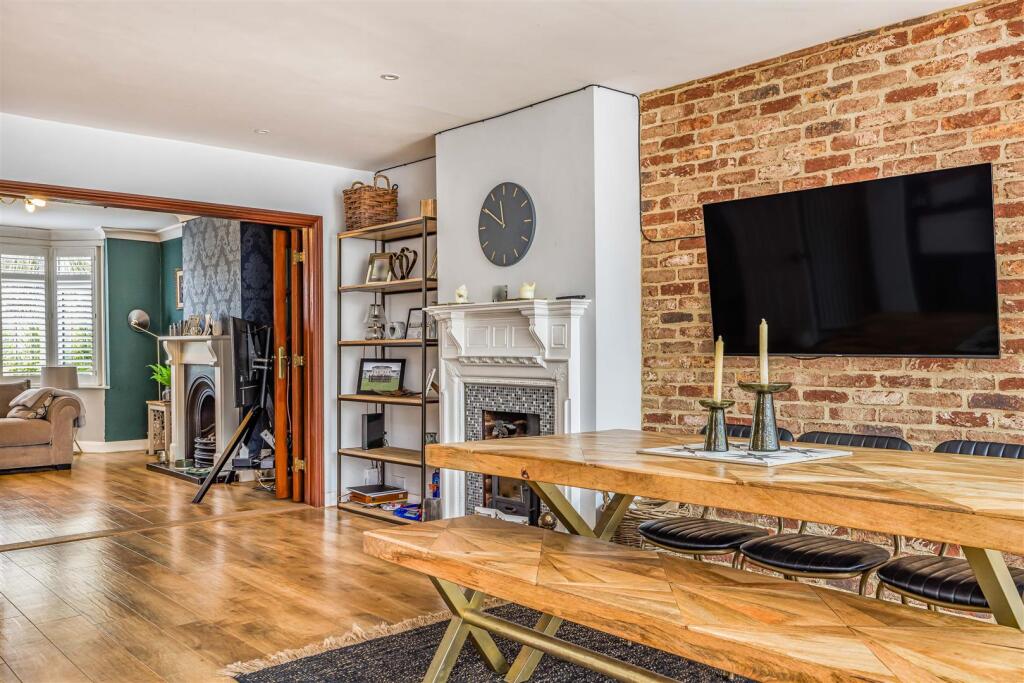 House in Havant, Hampshire - View 4