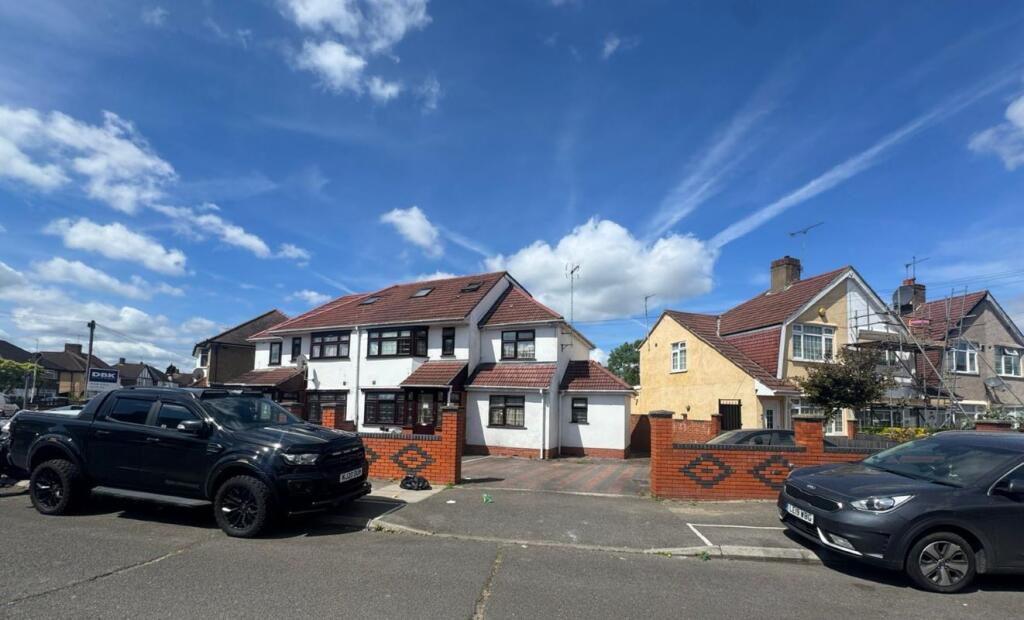 Main image of property: 23 Langley Crescent, Hayes, Middlesex, UB3 5HN