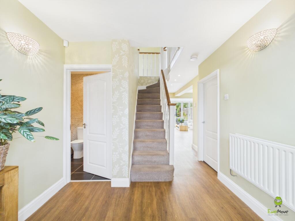 House in Dartford, Joydens Wood - More