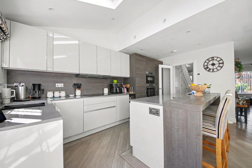 House in Southampton - More