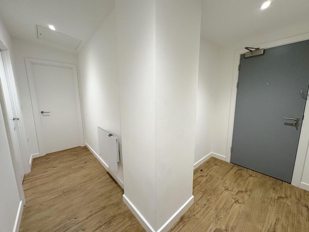 Apartment in Bolton - View 5
