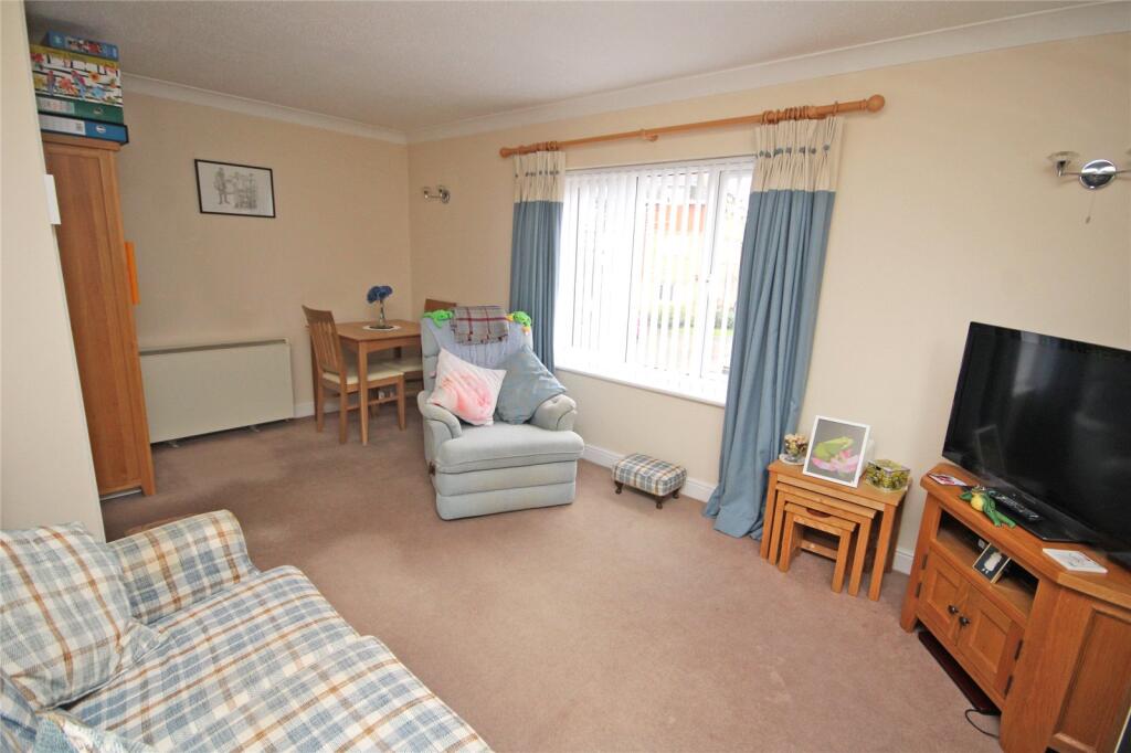 Apartment in New Forest, New Milton - View 4