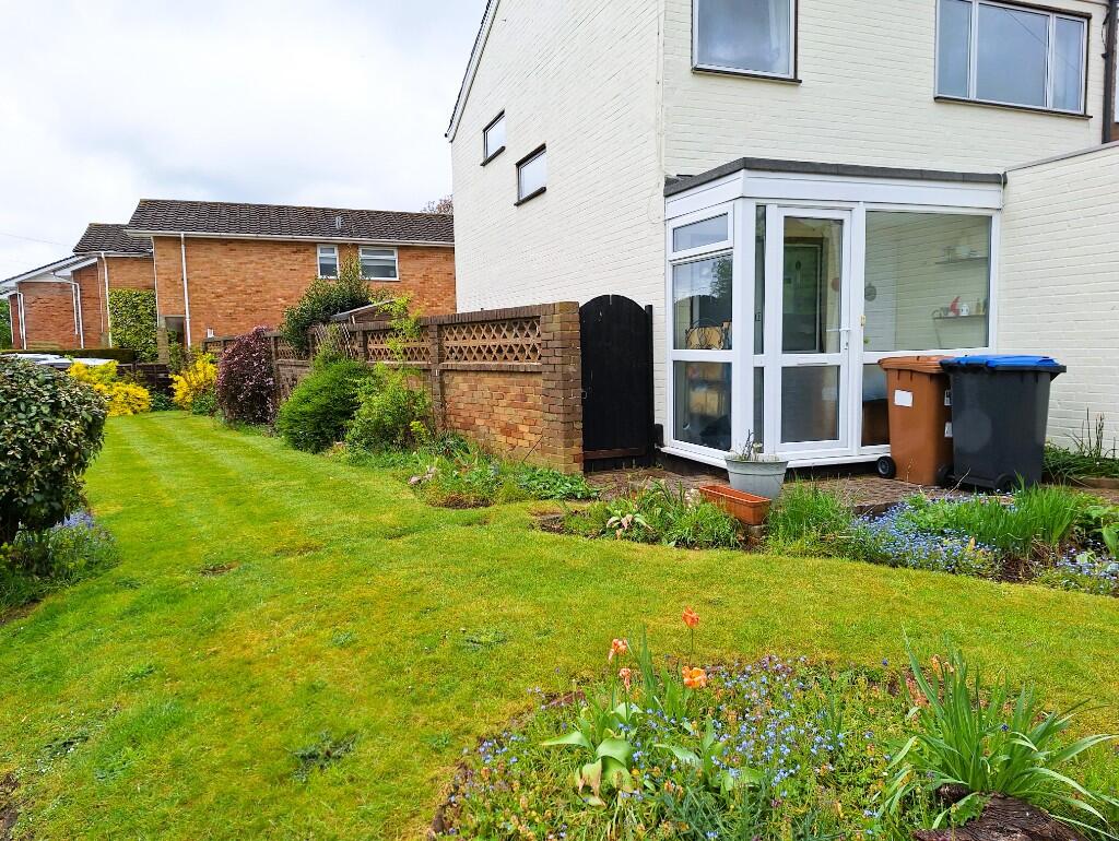 Meadow Close, AL9 photo 2