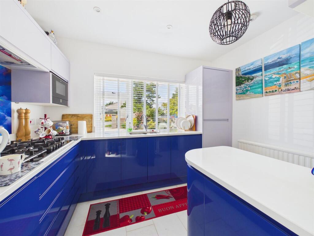 Penylan Avenue, Porthcawl - View 5
