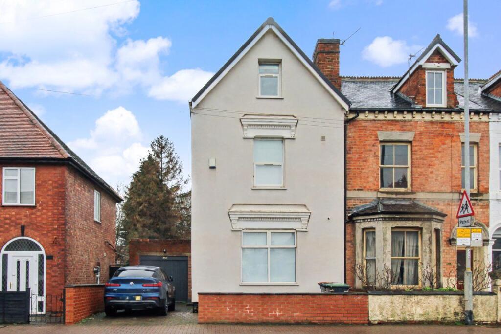 Main image of property: Queens Road, Beeston, Nottingham, NG9 2BG