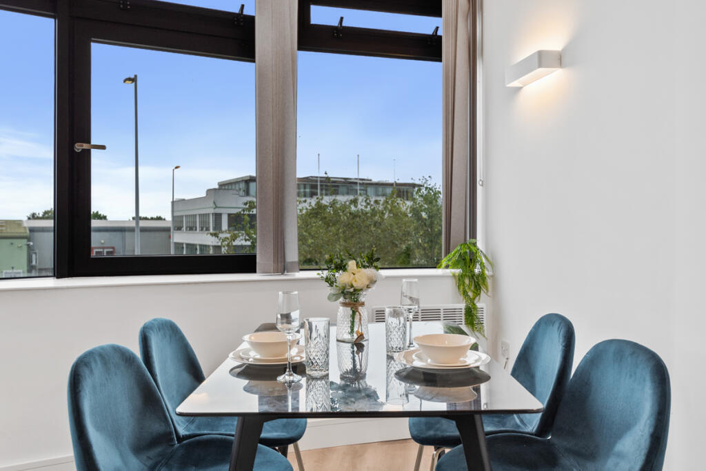 Apartment in Twickenham - More