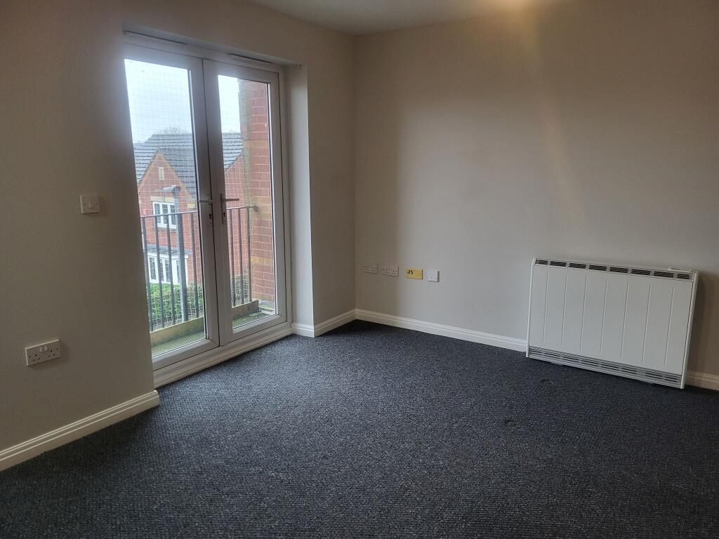 Oakcliffe Road, Manchester, M23 photo 4