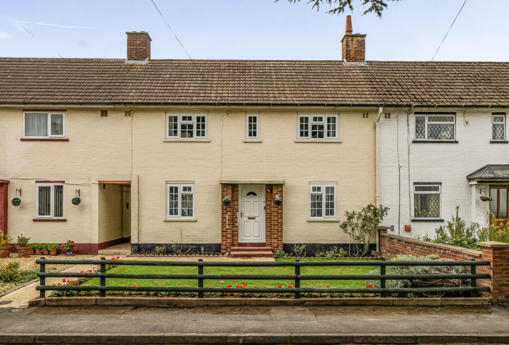 3-bed terraced on Redgrove Road, Cheltenham, GL51, £265,000
