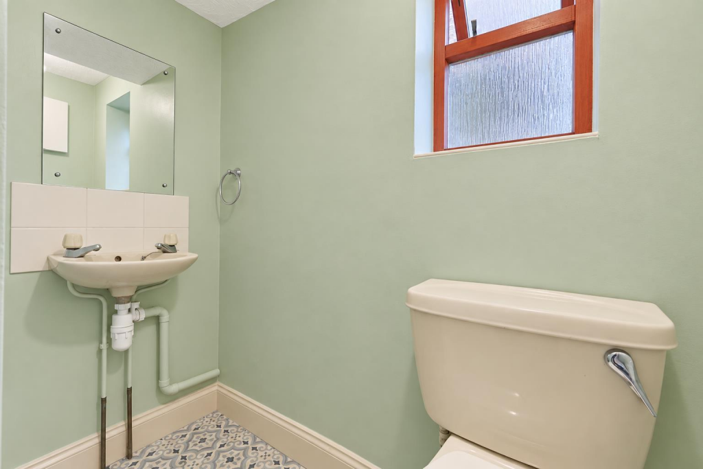 House in Rochford, Hawkwell - View 5