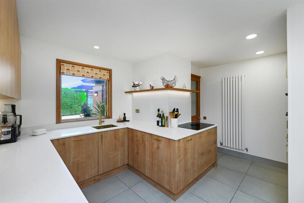 Kneeton Road, East Bridgford, Nottingham - View 5