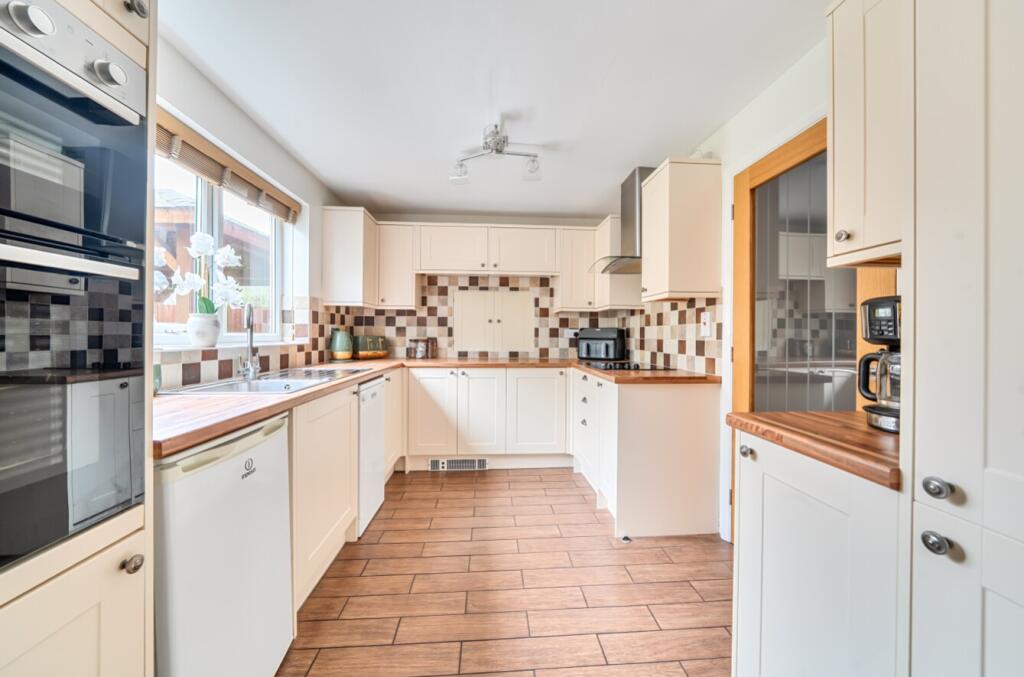 Wyatt Close, Martin, Lincoln, Lincolnshire, LN4 photo 3