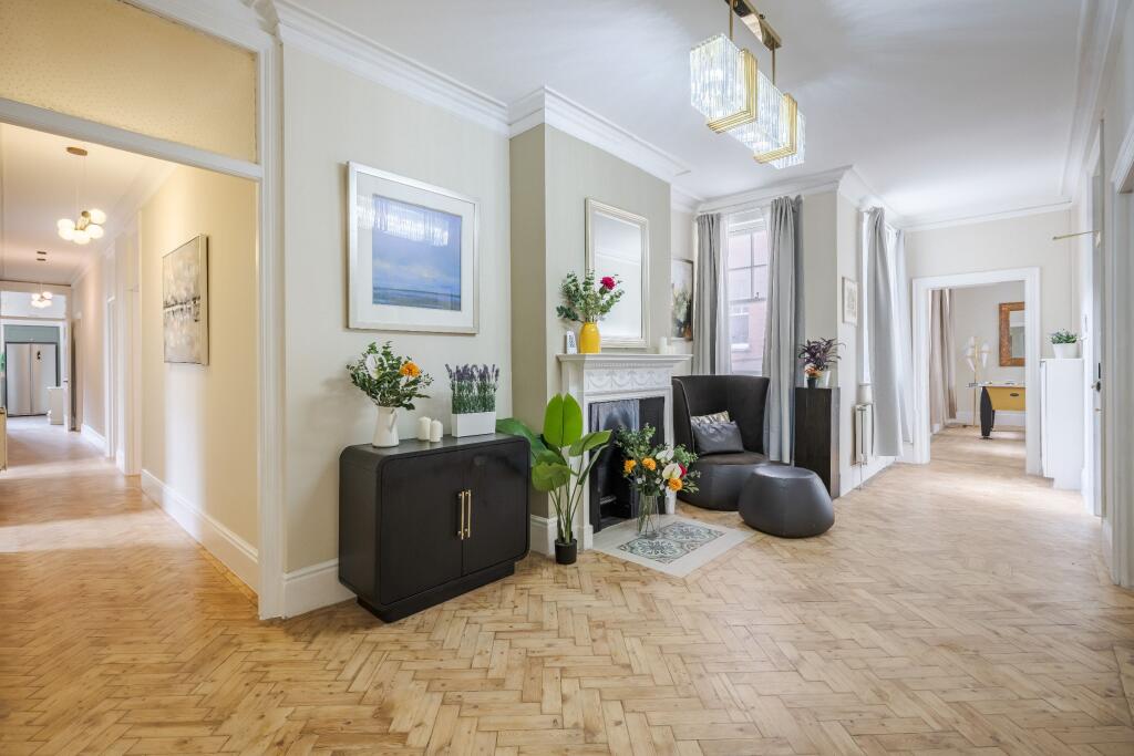 Apartment in London - More