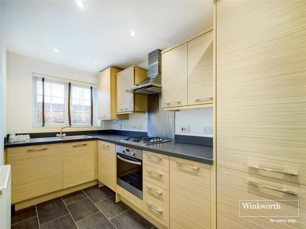 Tabby Drive, Three Mile Cross, Reading, Berkshire, RG7 photo 2