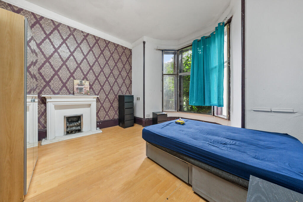 Apartment in Glasgow - View 3
