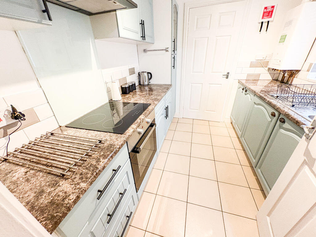 Apartment in Newcastle upon Tyne - View 4