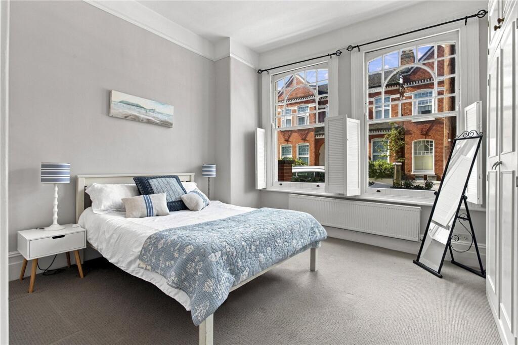 Apartment in London - View 2